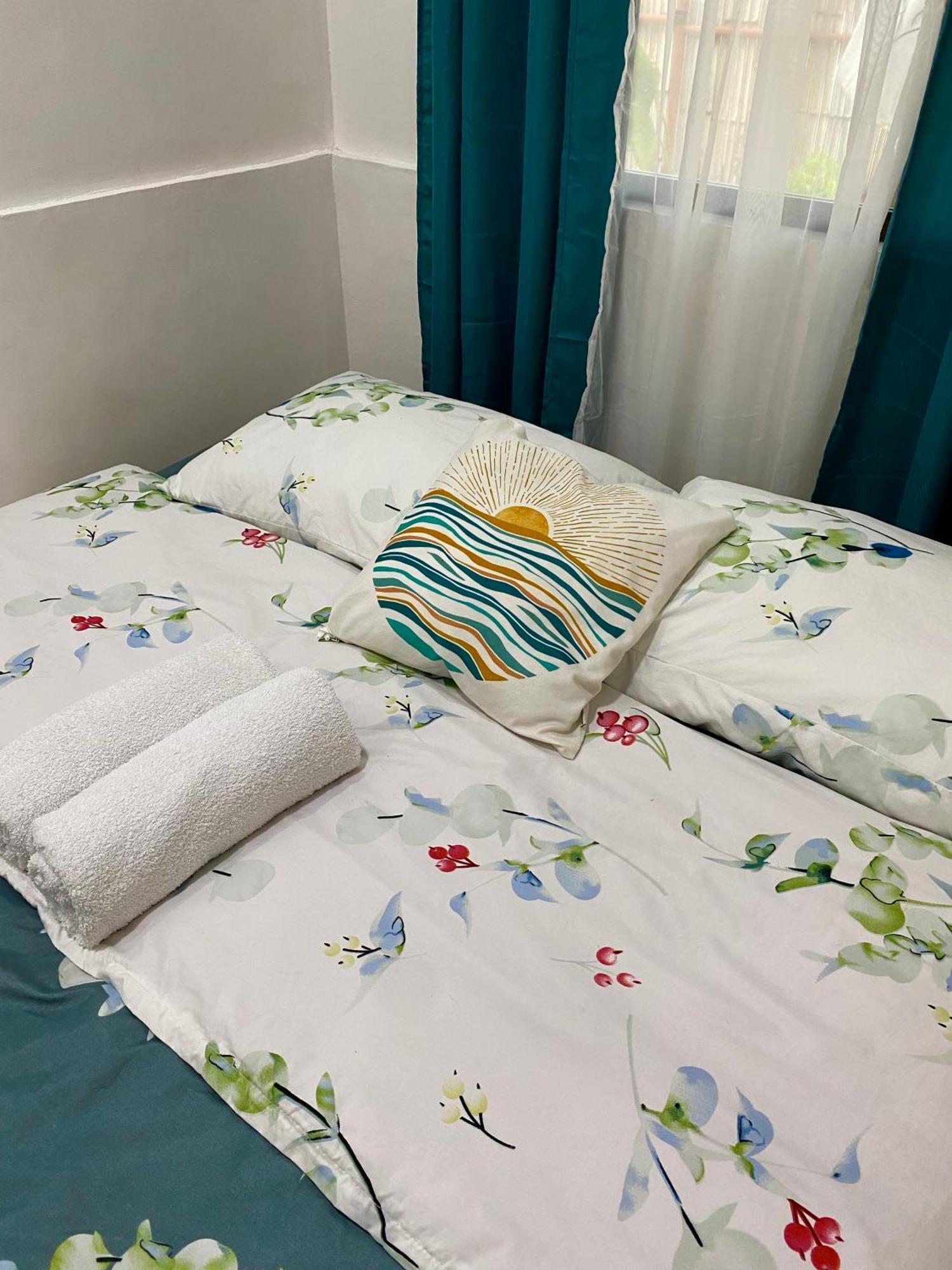 Moalboal Panagsama Beach Topbudz Hostel 몰볼 외부 사진