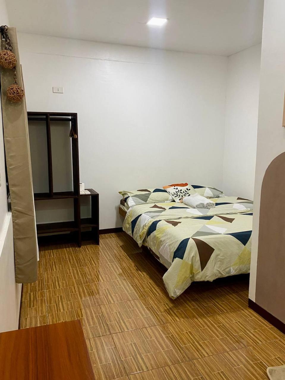 Moalboal Panagsama Beach Topbudz Hostel 몰볼 외부 사진