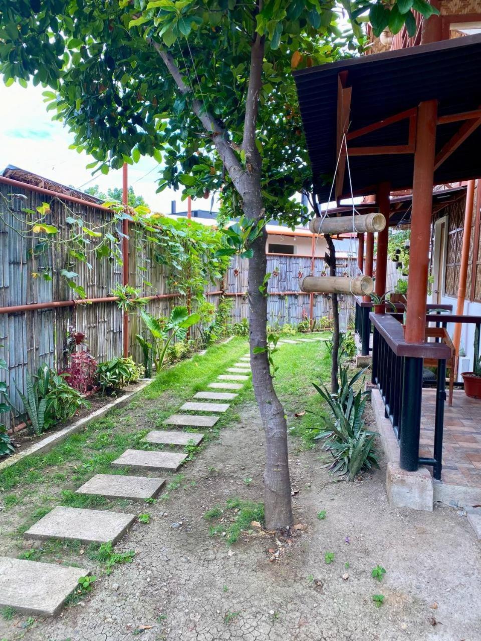 Moalboal Panagsama Beach Topbudz Hostel 몰볼 외부 사진