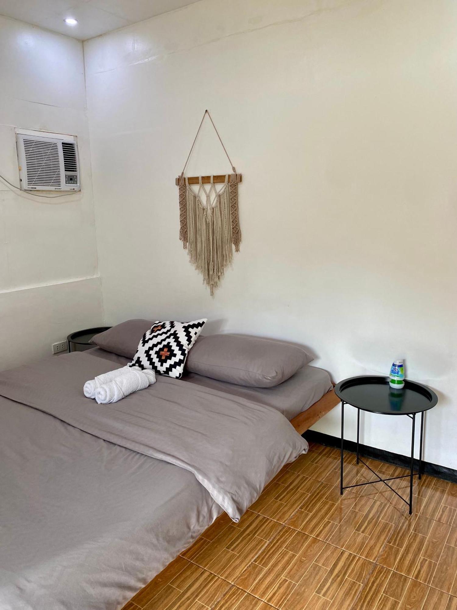 Moalboal Panagsama Beach Topbudz Hostel 몰볼 외부 사진