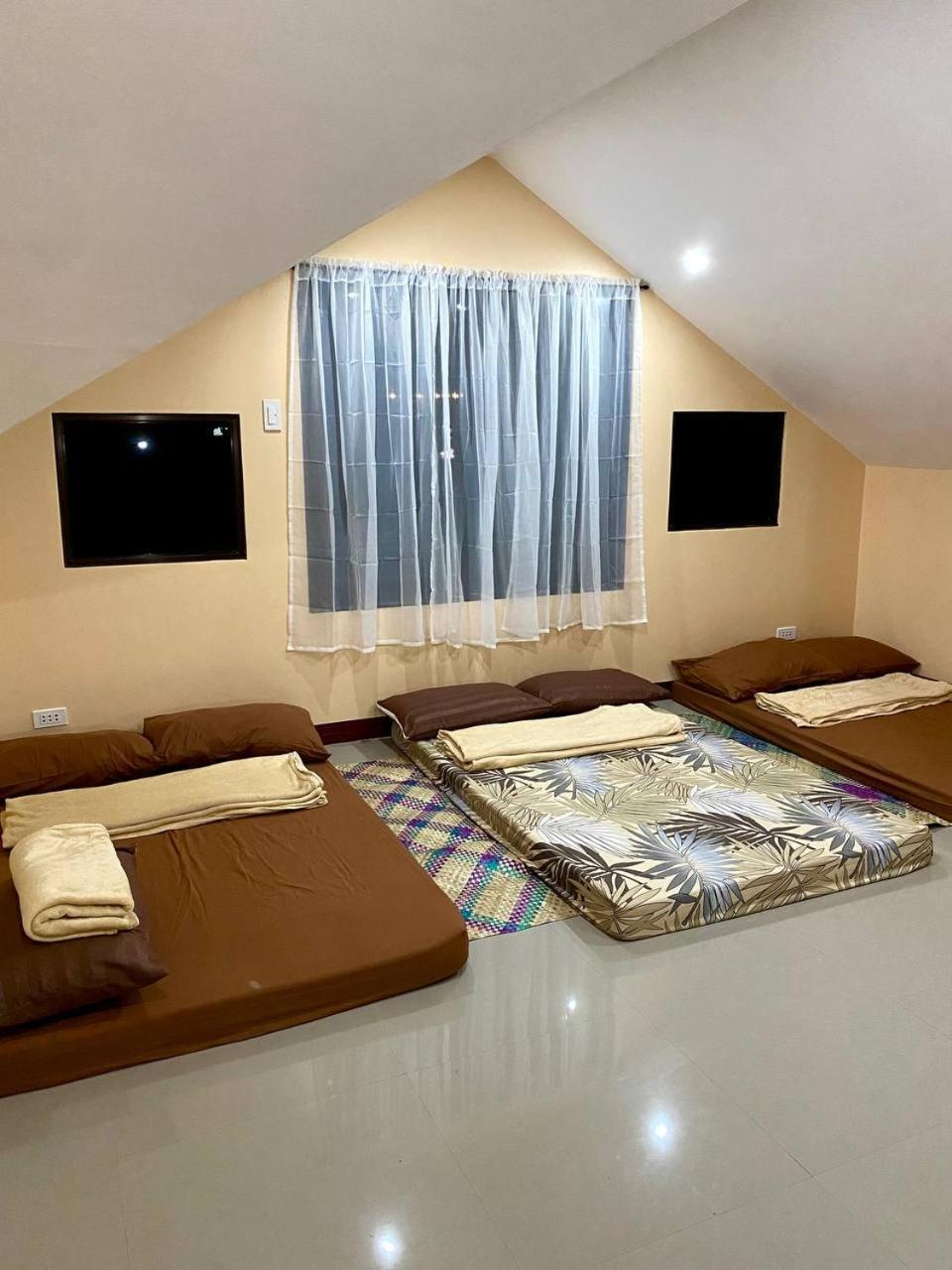 Moalboal Panagsama Beach Topbudz Hostel 몰볼 외부 사진