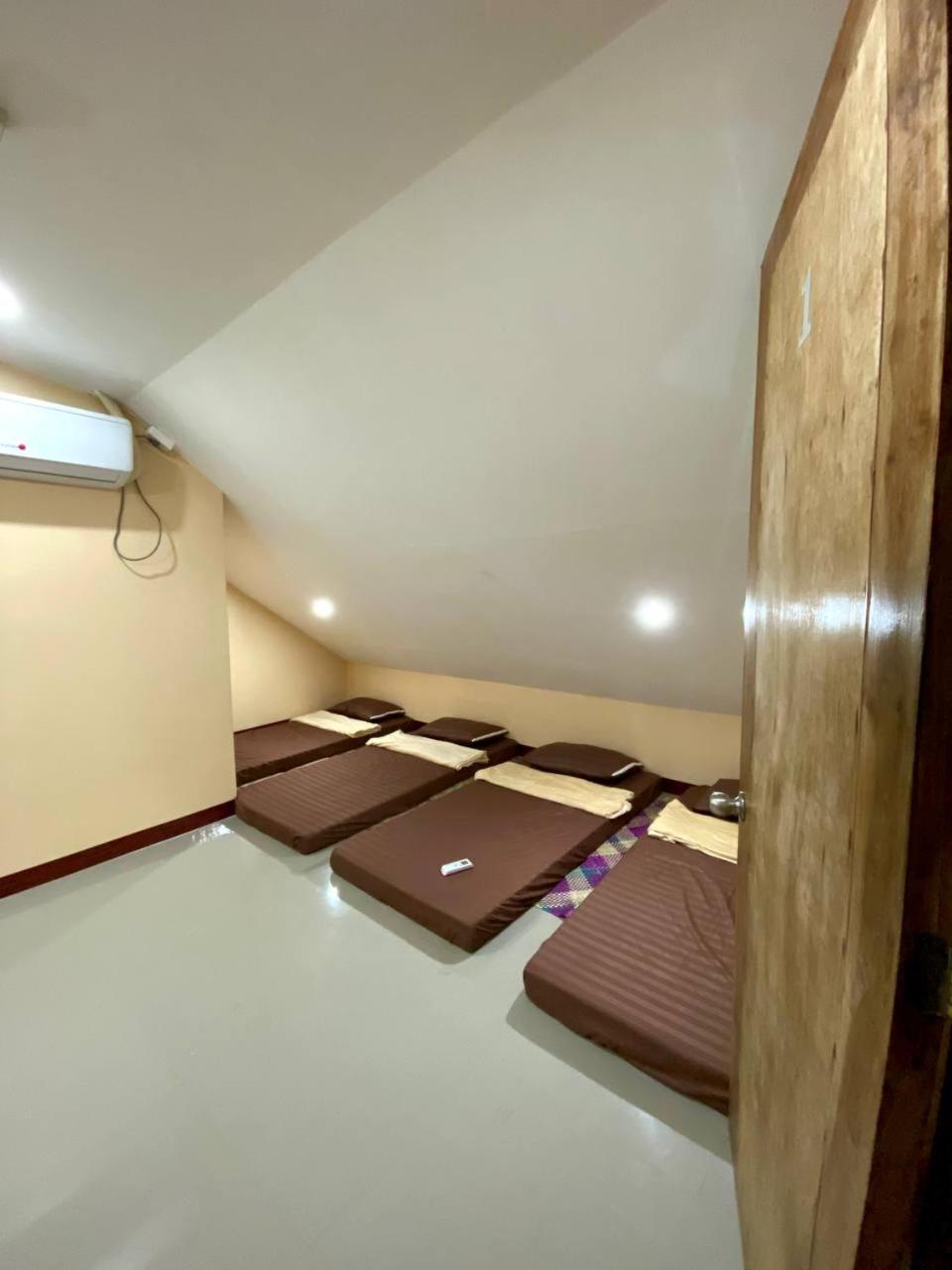 Moalboal Panagsama Beach Topbudz Hostel 몰볼 외부 사진